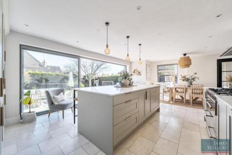 Stunning Open Plan Living Kitchen