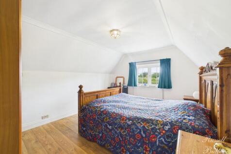 CAM01995G0-PR0326-STILL068