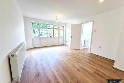 Beauchamps Drive, Wickford, Essex photo 4