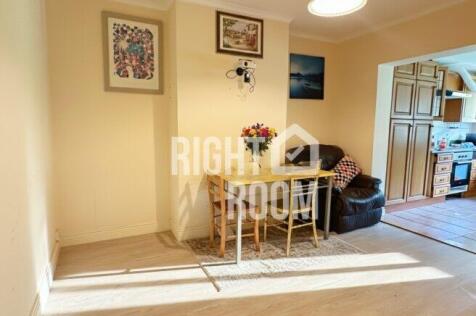 room-5-302-burgess-road-so16-3bj-1023423