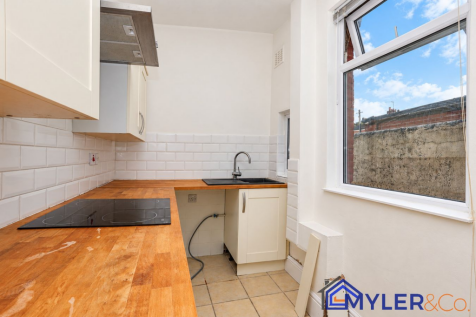 Vine Street, Widnes, WA8 photo 5