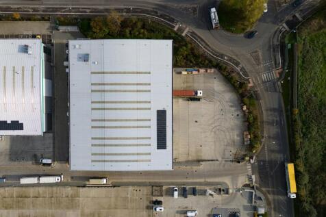 DC1 Everest Logistics Park Croydon 077.jpg