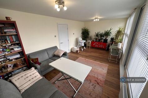 Lounge / Dining Area
