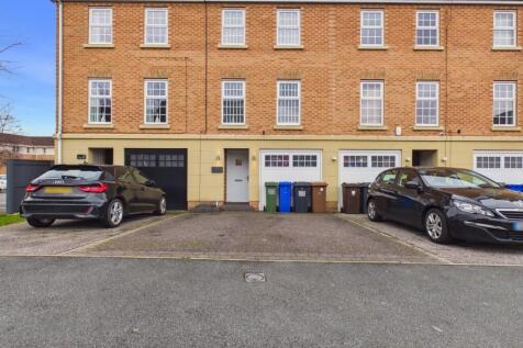 CAM03729G0-PR0253-STILL008