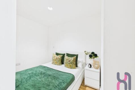 32 Frederick Road, Salford, M6 photo 3