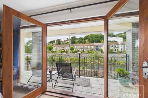 Open plan living/kitchen/diner