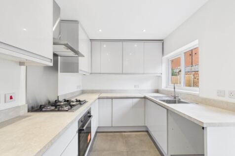 The Close, Arlington Road photo 3