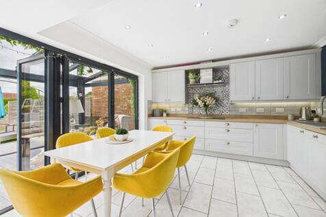 CAM03162G0-PR0284-STILL016