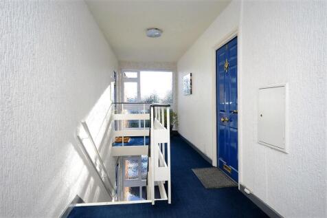 8 Devonshire Court - Landing.jpg