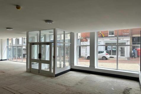 Retail Property (high street) to rent Image 11