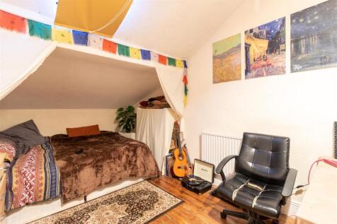 Blenheim Square, Woodhouse, Leeds photo 4