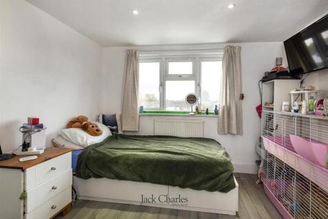 43 The Cherry Orchard, TN11 0HU 011.jpg