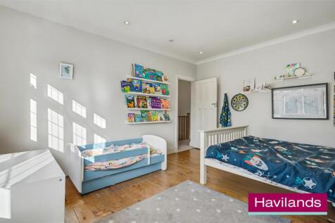 54 Cheyne Walk N21 1DE-17.jpg