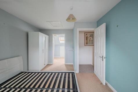 2 Oakfield Mews-2.jpg