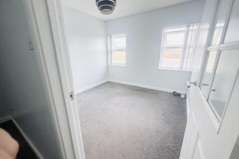 Flat 2, High Causeway PE7 photo 3