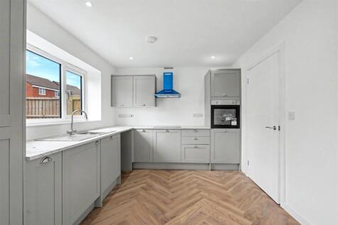 Kitchen_2.jpeg