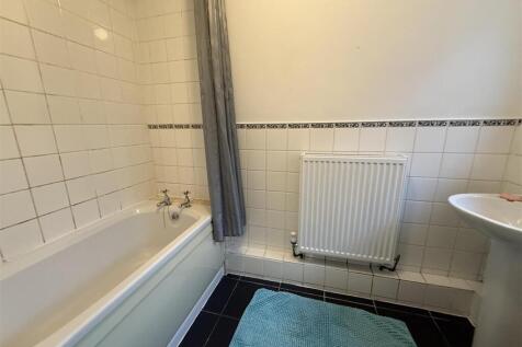 BATHROOM/WC
