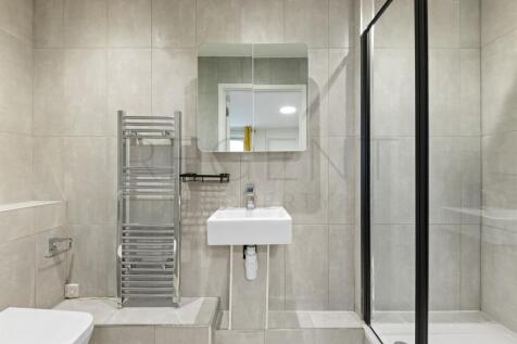 New Providence Wharf, Blackwall Way, E14 photo 4