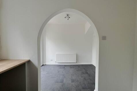 Sefton Close, Sholver photo 4