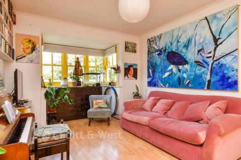 Lounge/ Dining Room