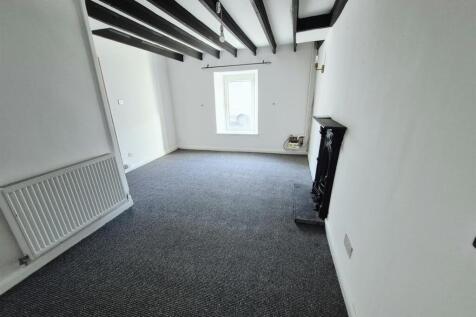 53P Living Room 1.jpeg