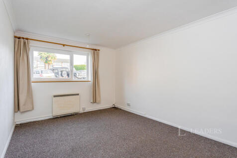 Paddockhall Road, Haywards Heath, West Sussex, RH16 photo 4