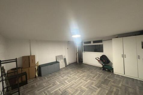 End of garden room/garage