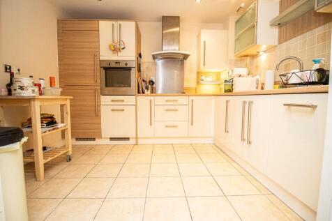 Munich House, Century Wharf, Cardiff Bay photo 3