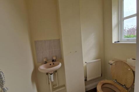 Cloakroom/wc