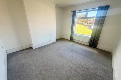 Woodlands Terrace, Gateshead, NE10 9HT photo 4