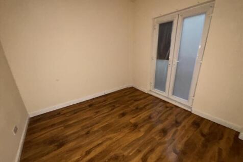 Bedroom 3 67 Station