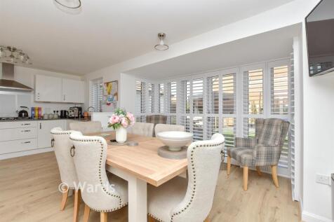 Kitchen/Dining Area
