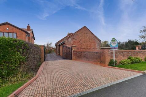 CAM02351G0-PR0089-STILL036 (1)