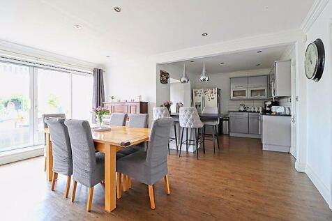 Dining Room &amp; Kitchen