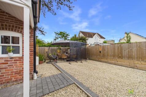 CAM05160G0-PR0085-STILL068.jpg