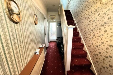 RomanRoad88Hallway.1.jpeg