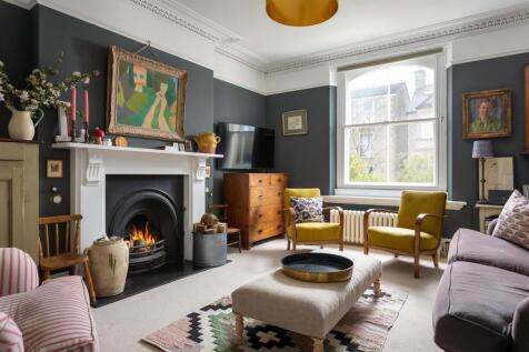 10 - 4 Victoria Road - GL7 1EN - Web.jpg