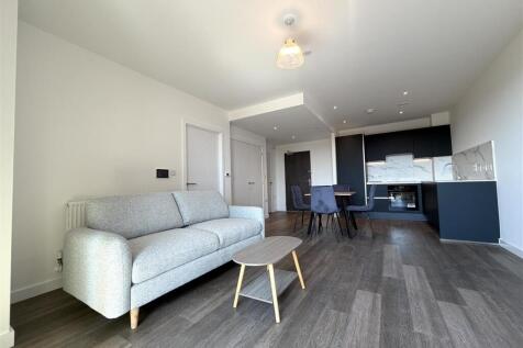 Living room pic 5.jpeg