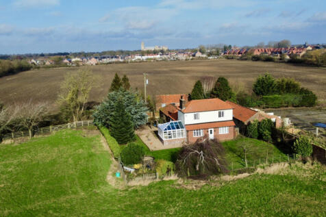 3 Bedroom House - detached for Sale