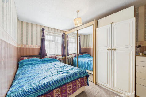 CAM03218G0-PR0759-STILL009