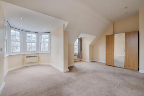 Streatham High Road, Streatham, Lambeth, London, SW16 photo 3