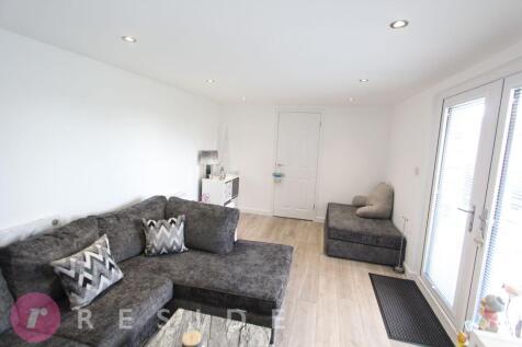 Summer House / Garden Room