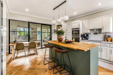 Kitchen/Dining/Seating Area