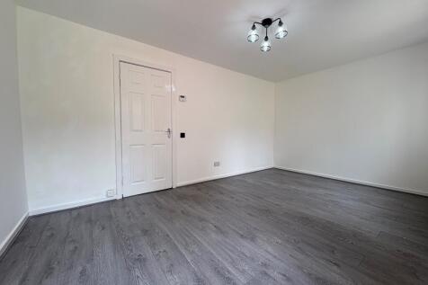 Liskeard Close, Runcorn, Cheshire, WA7 photo 3