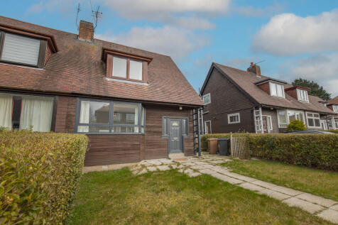 2 bedroom semi-detached house for sale