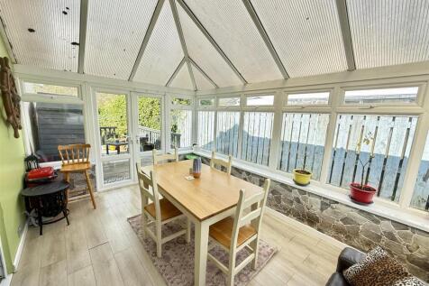 Conservatory / Dining room