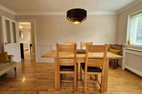 Bungalow - Dining Room