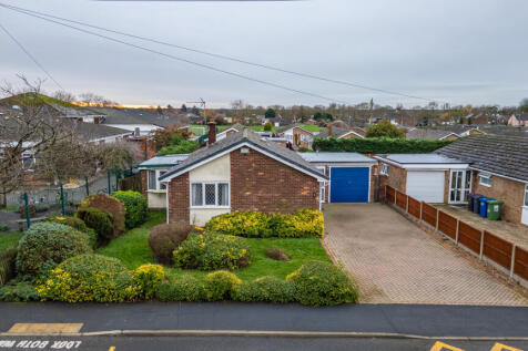 42 Highfield Rd 002 T202512181437.jpg