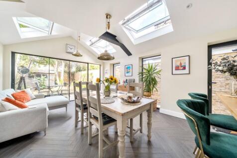 Dining Area/Kitchen