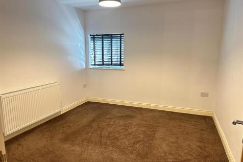 Flat 8, The Grand Hotel, Canal Street, South Wigston photo 5
